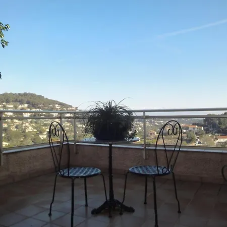 Дом отдыха Charming With Panoramic View On Sea - Ideal For Family Vacations
